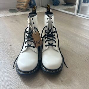 NWT Doc Martens 1460 W Pascal Boots, Ladies Size 10